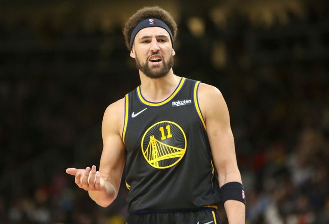 同时保持自 同时保持自