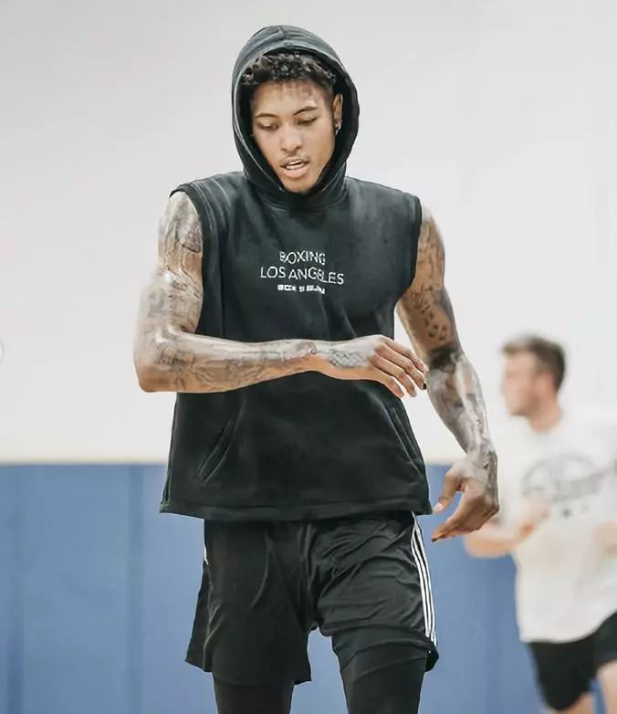 他凭什么留 他凭什么留