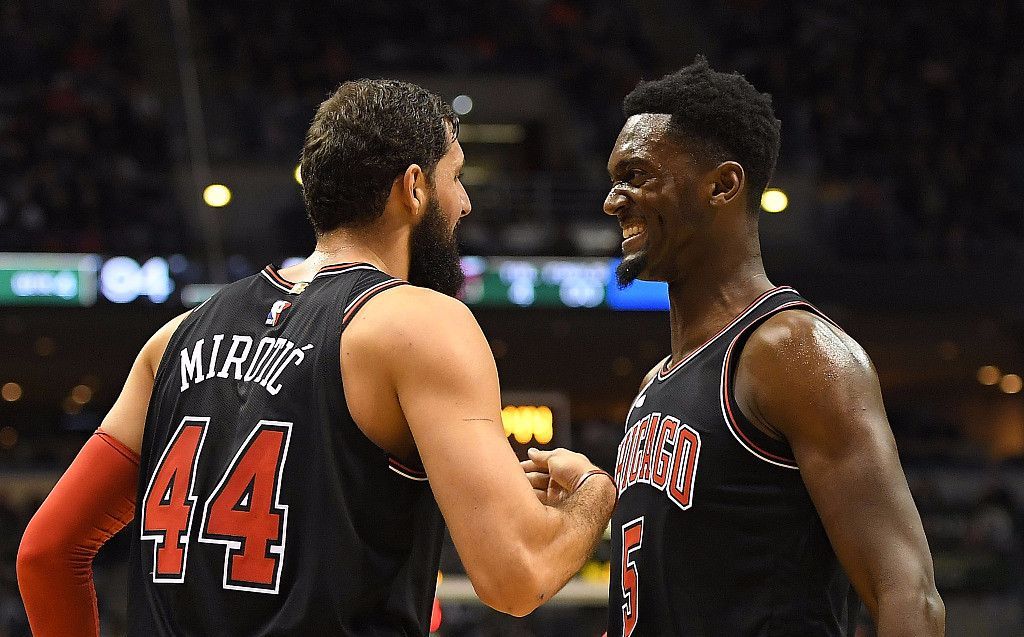 边后卫站位 边后卫站位