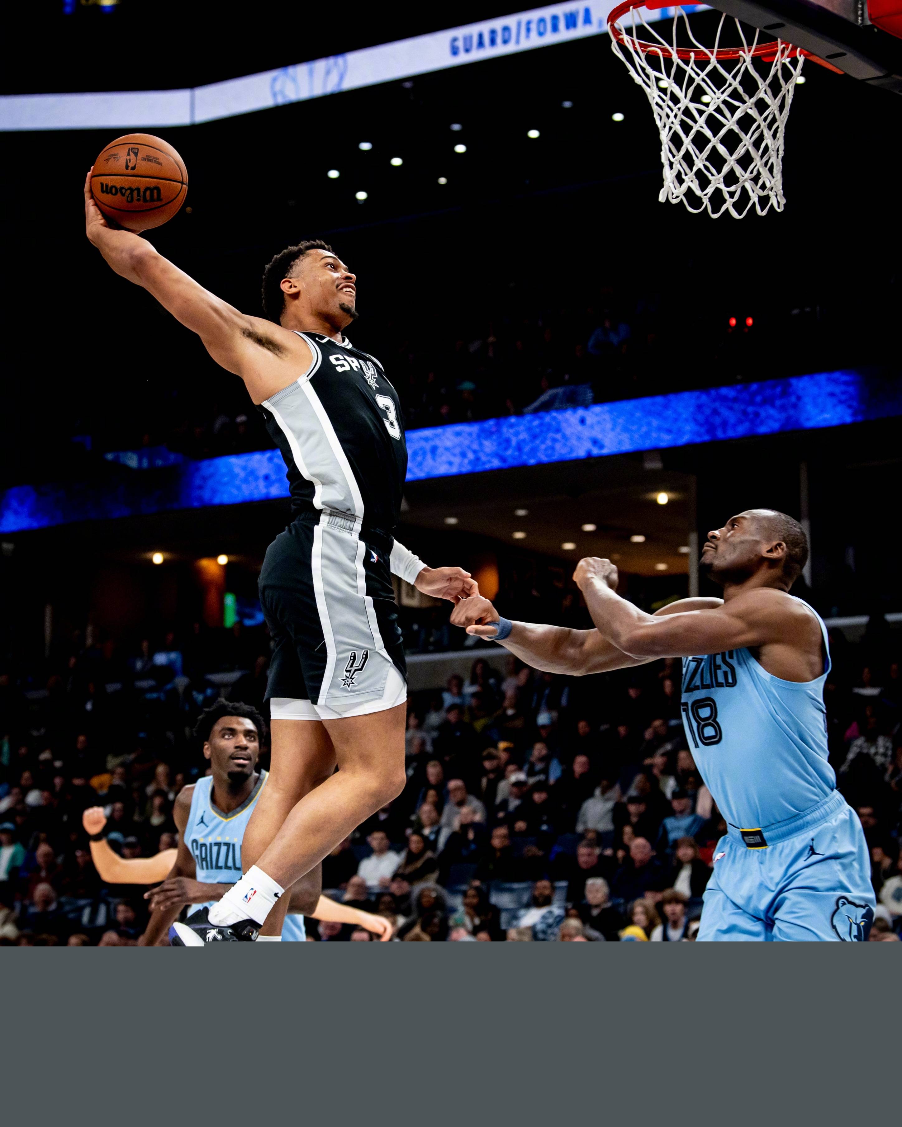 本文以他为 本文以他为